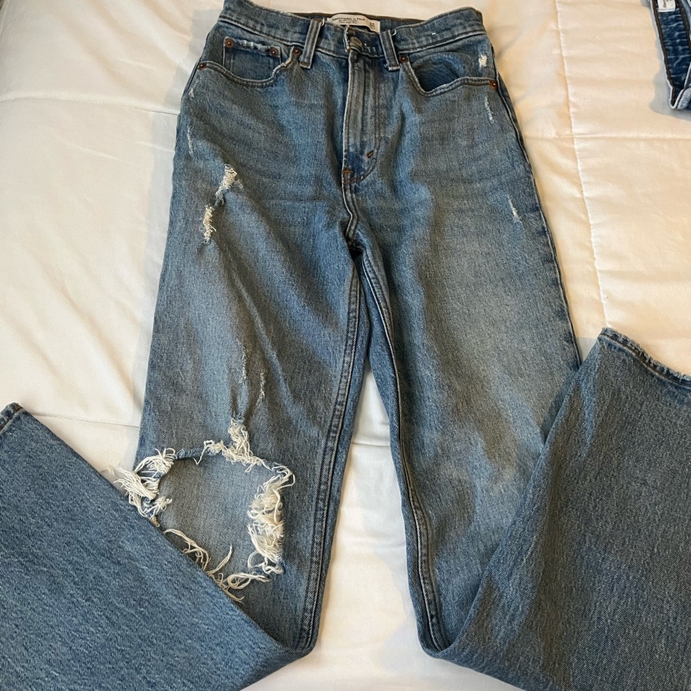 Abercrombie 90’s Straight Ultra High Rise Jeans